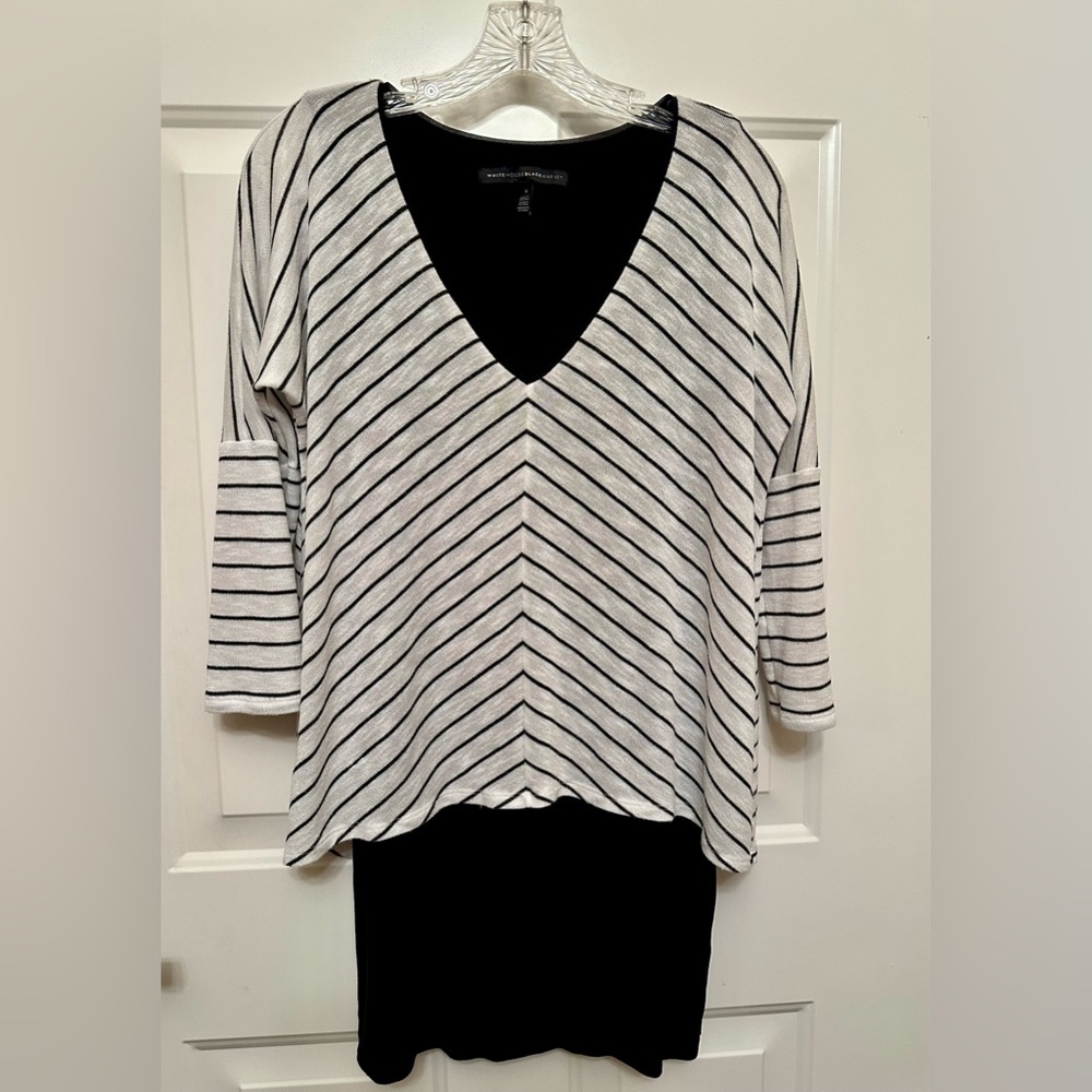 Black & White Striped V-Neck Top Size Small